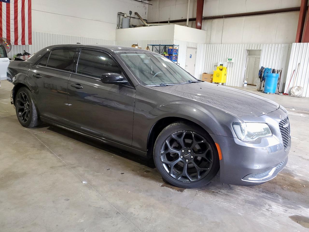 2019 CHRYSLER 300