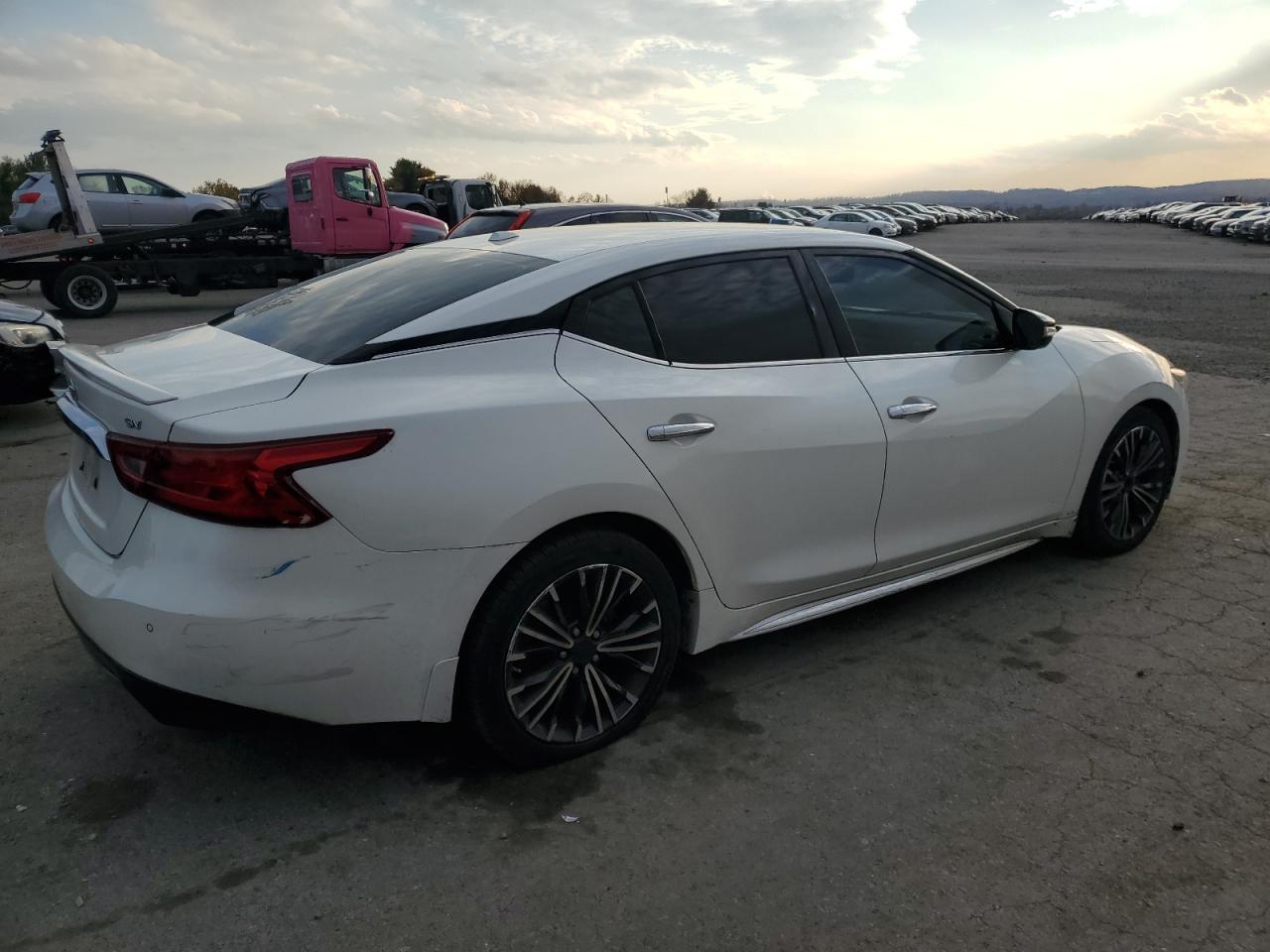 2017 NISSAN Maxima