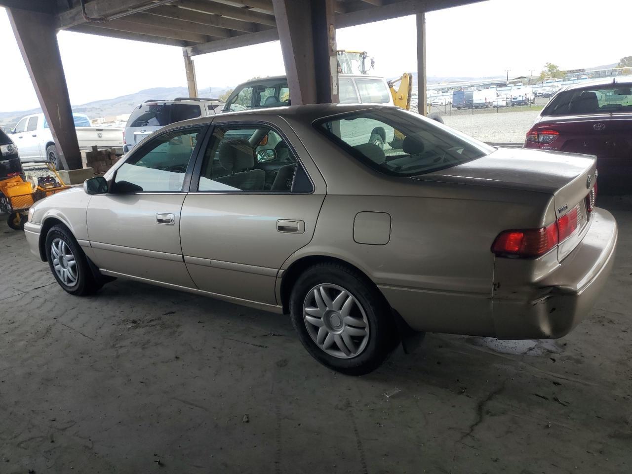 2001 TOYOTA CAMRY