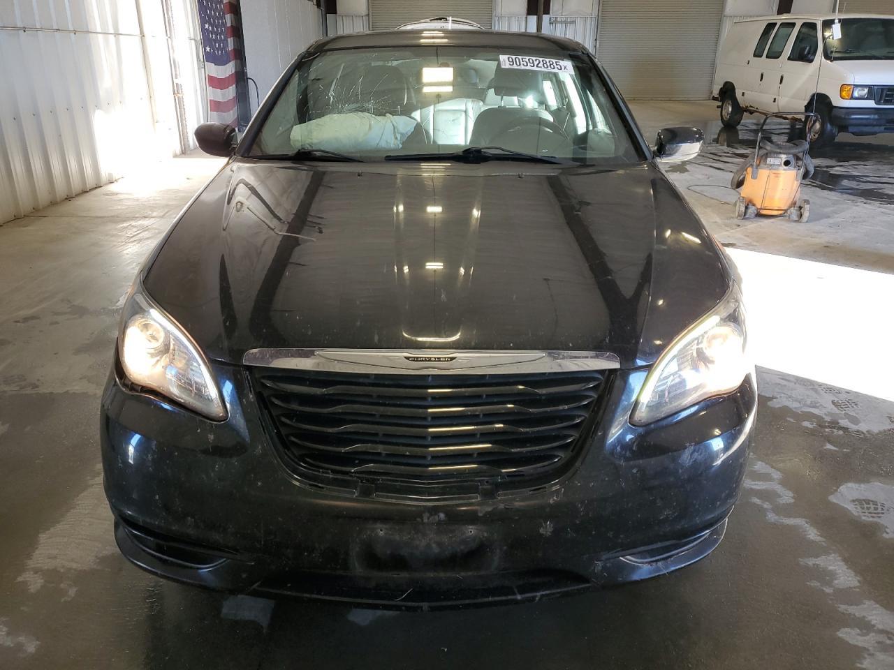 2011 CHRYSLER 200