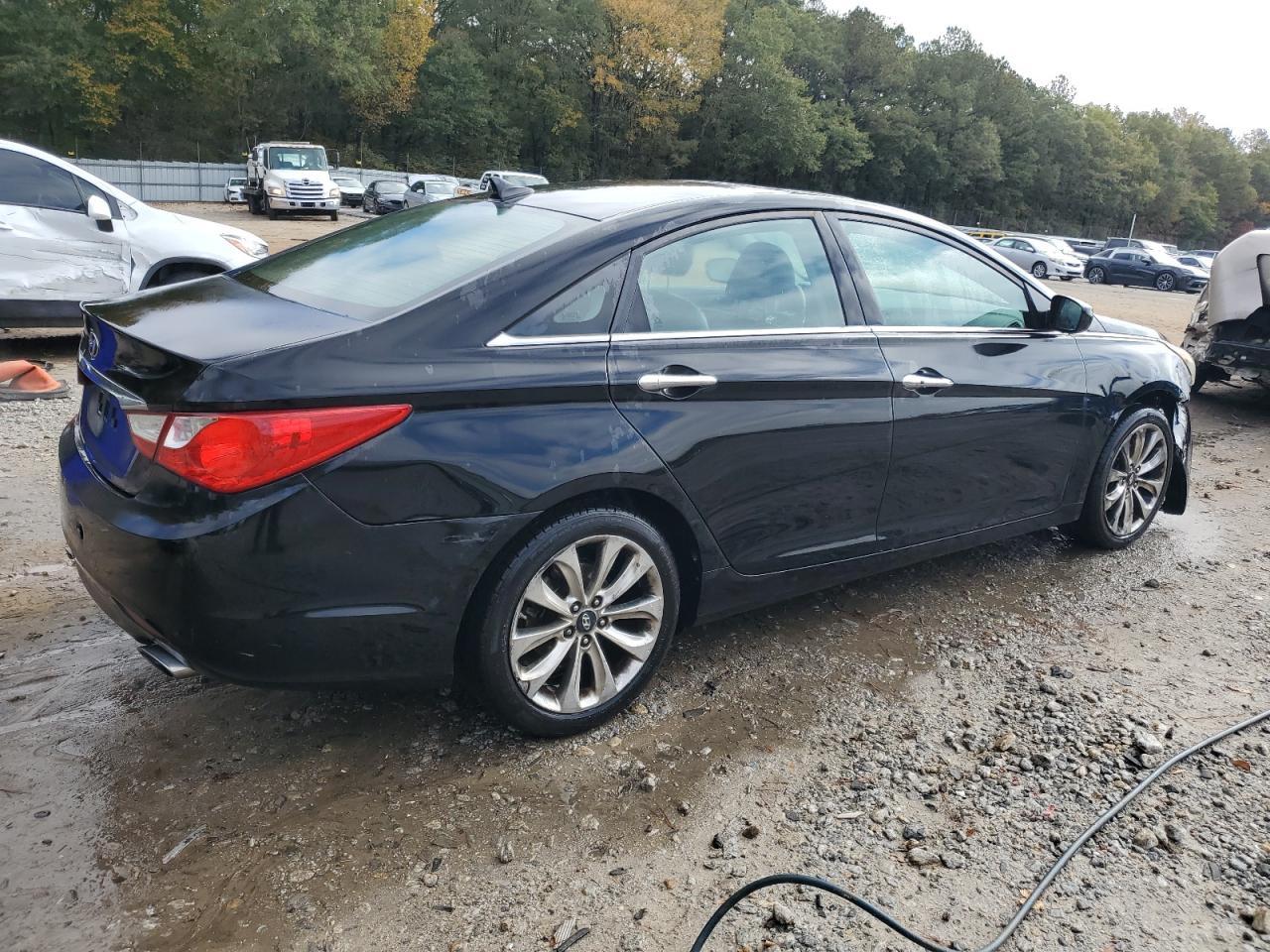 2011 HYUNDAI SONATA