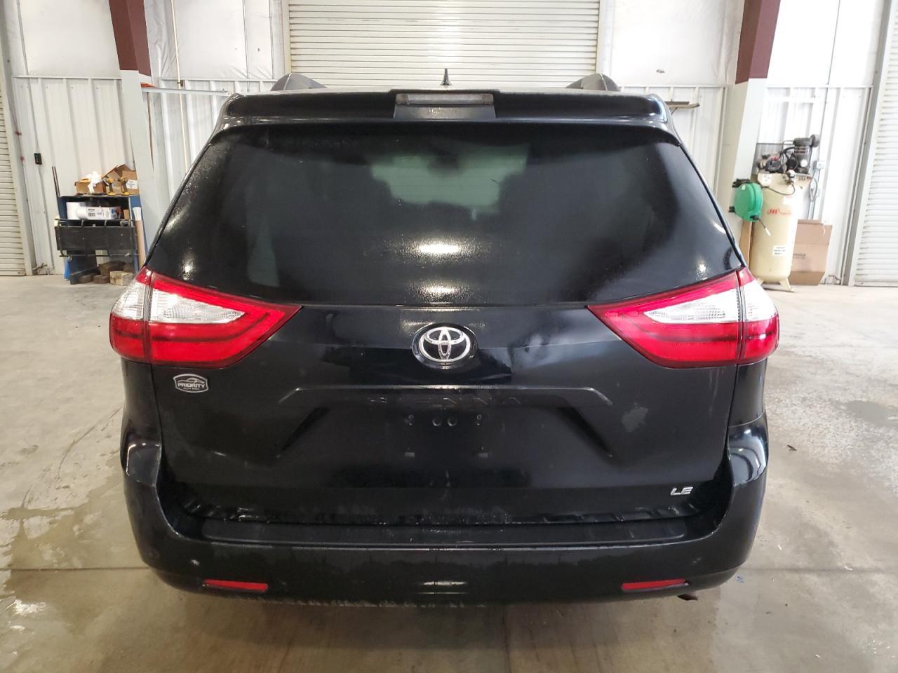 2019 TOYOTA SIENNA