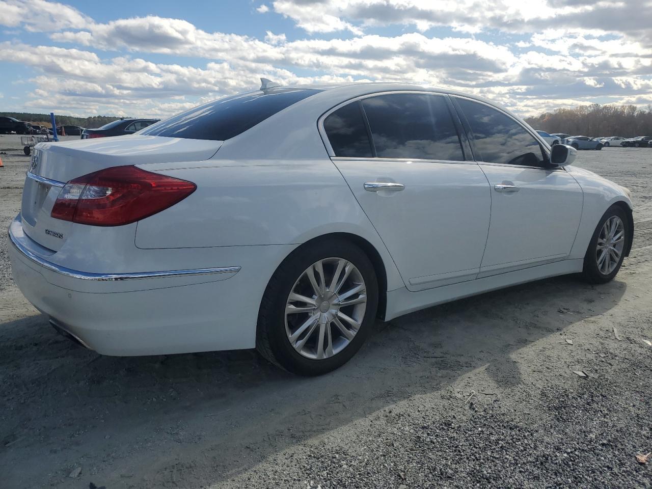 2013 HYUNDAI GENESIS