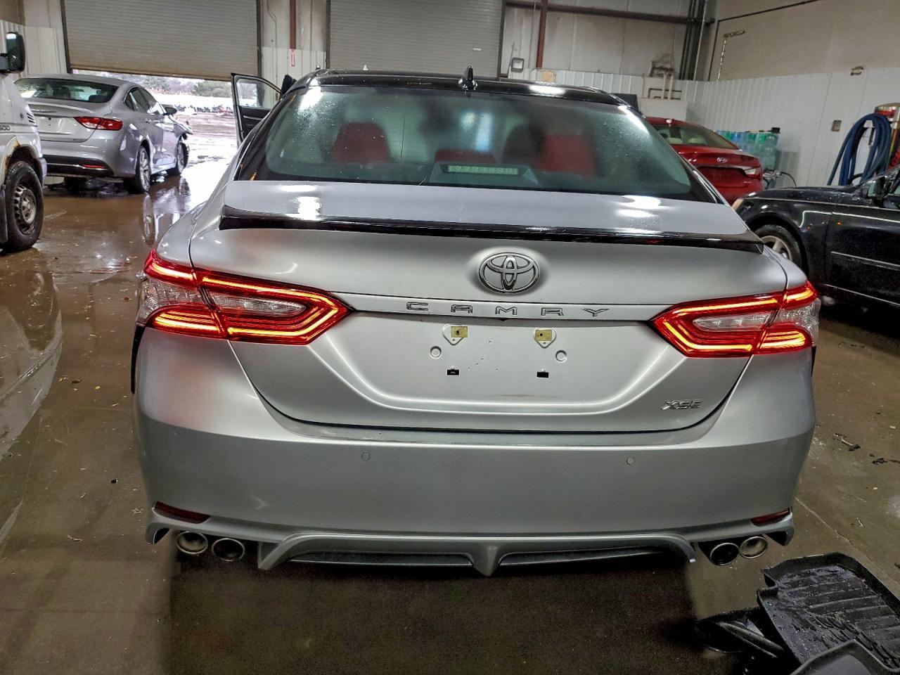 2018 TOYOTA CAMRY
