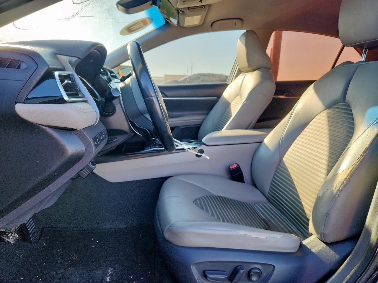 2018 TOYOTA CAMRY