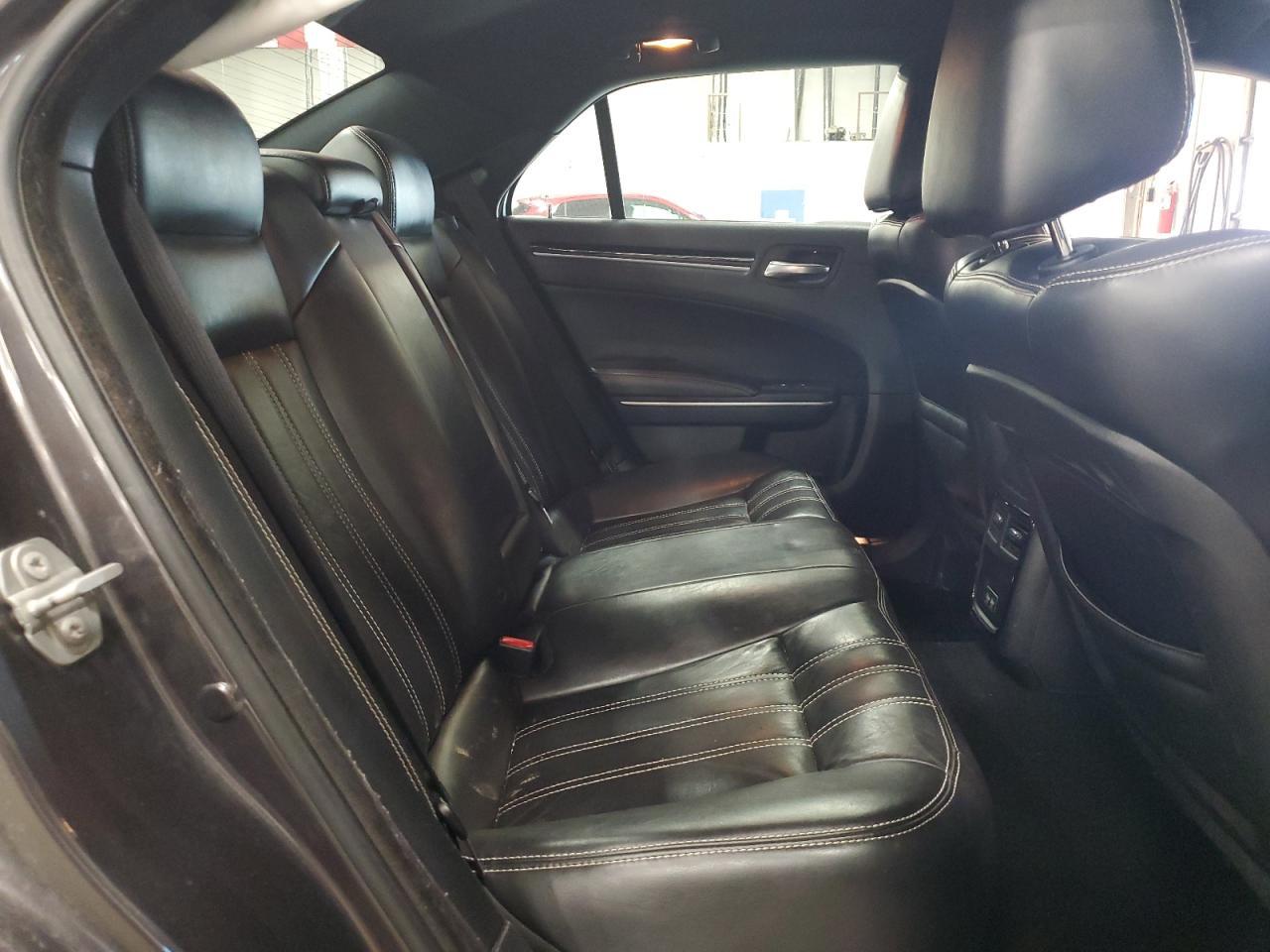 2019 CHRYSLER 300