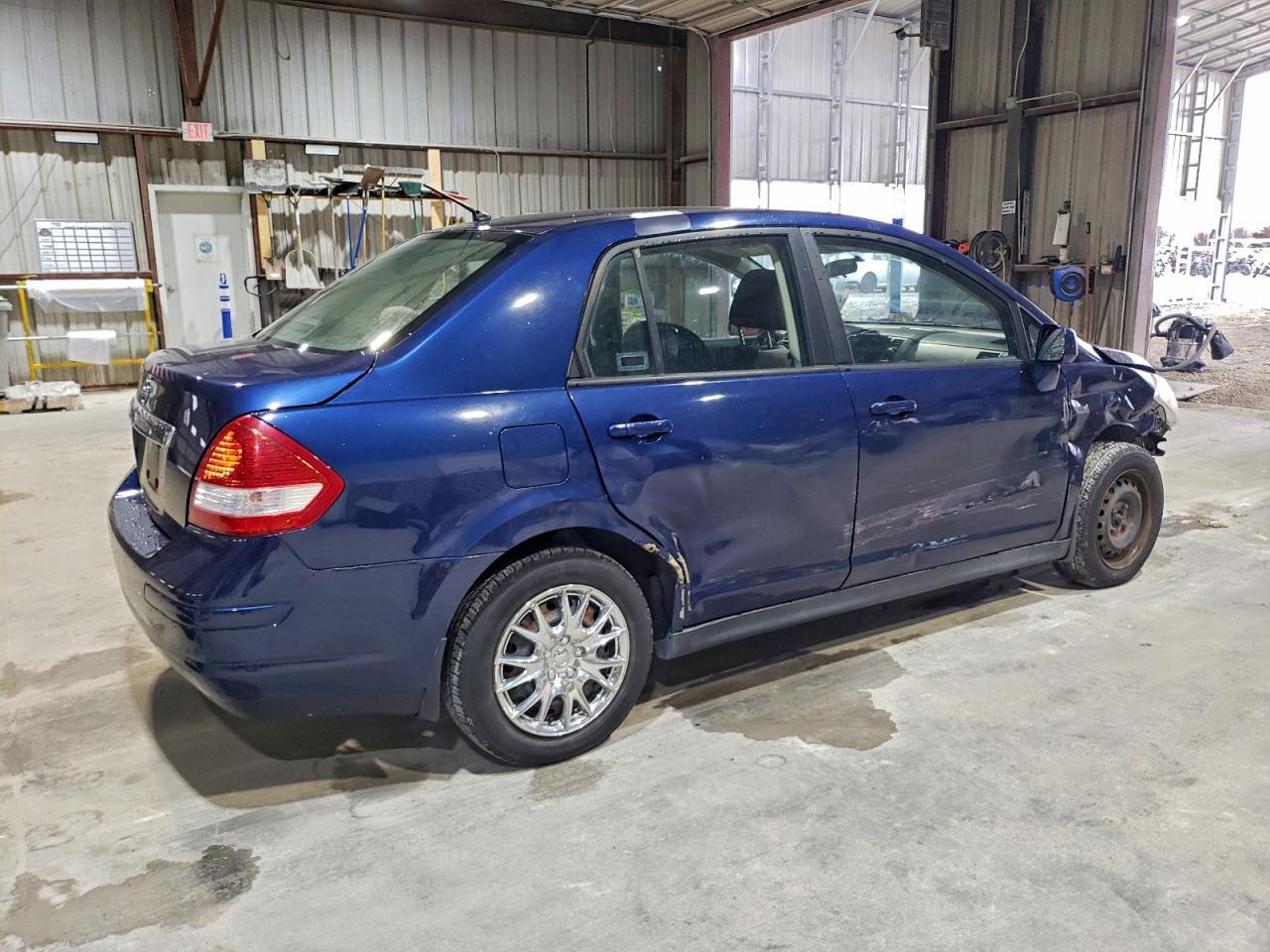 2011 NISSAN VERSA