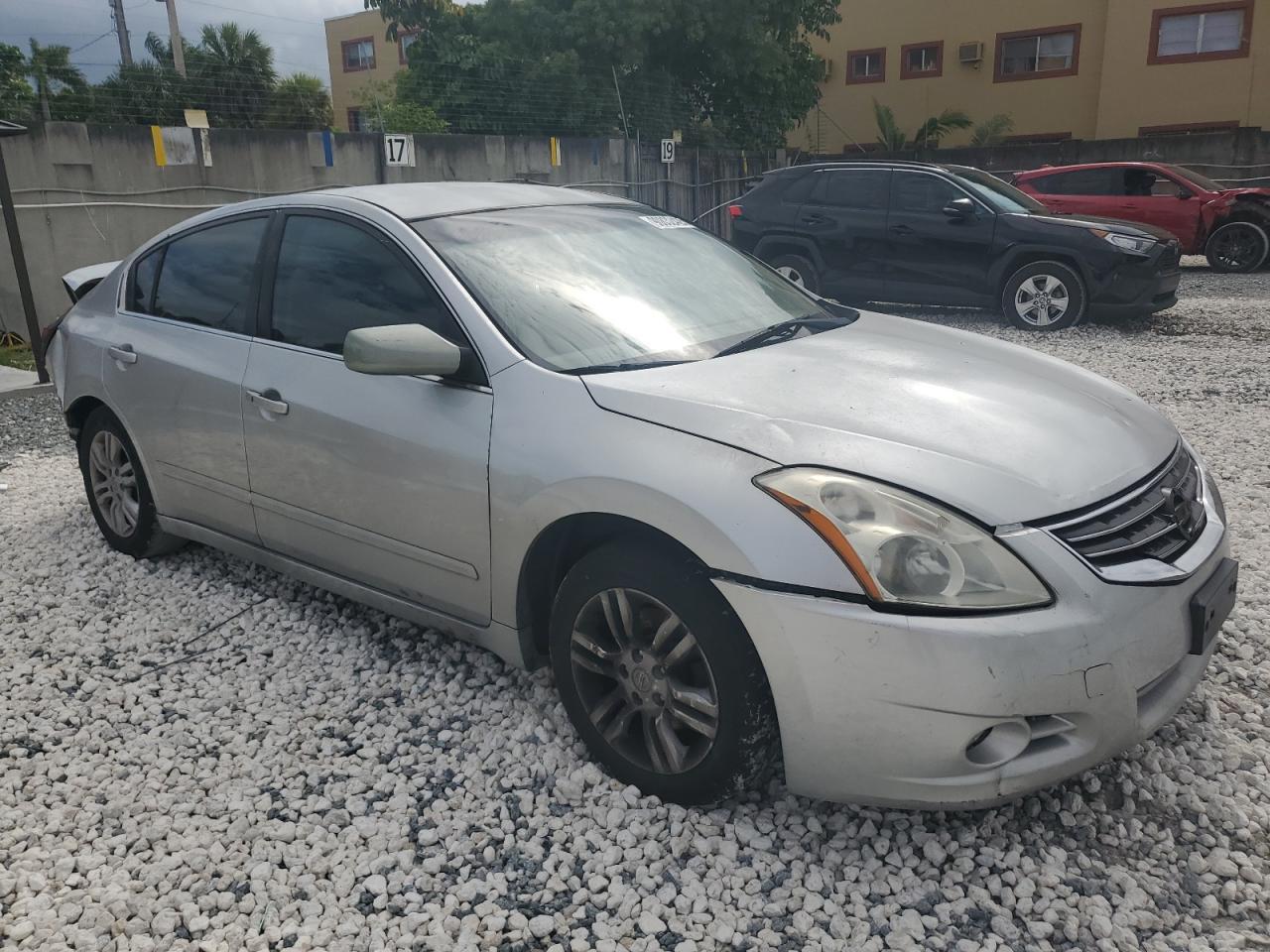 2010 NISSAN ALTIMA