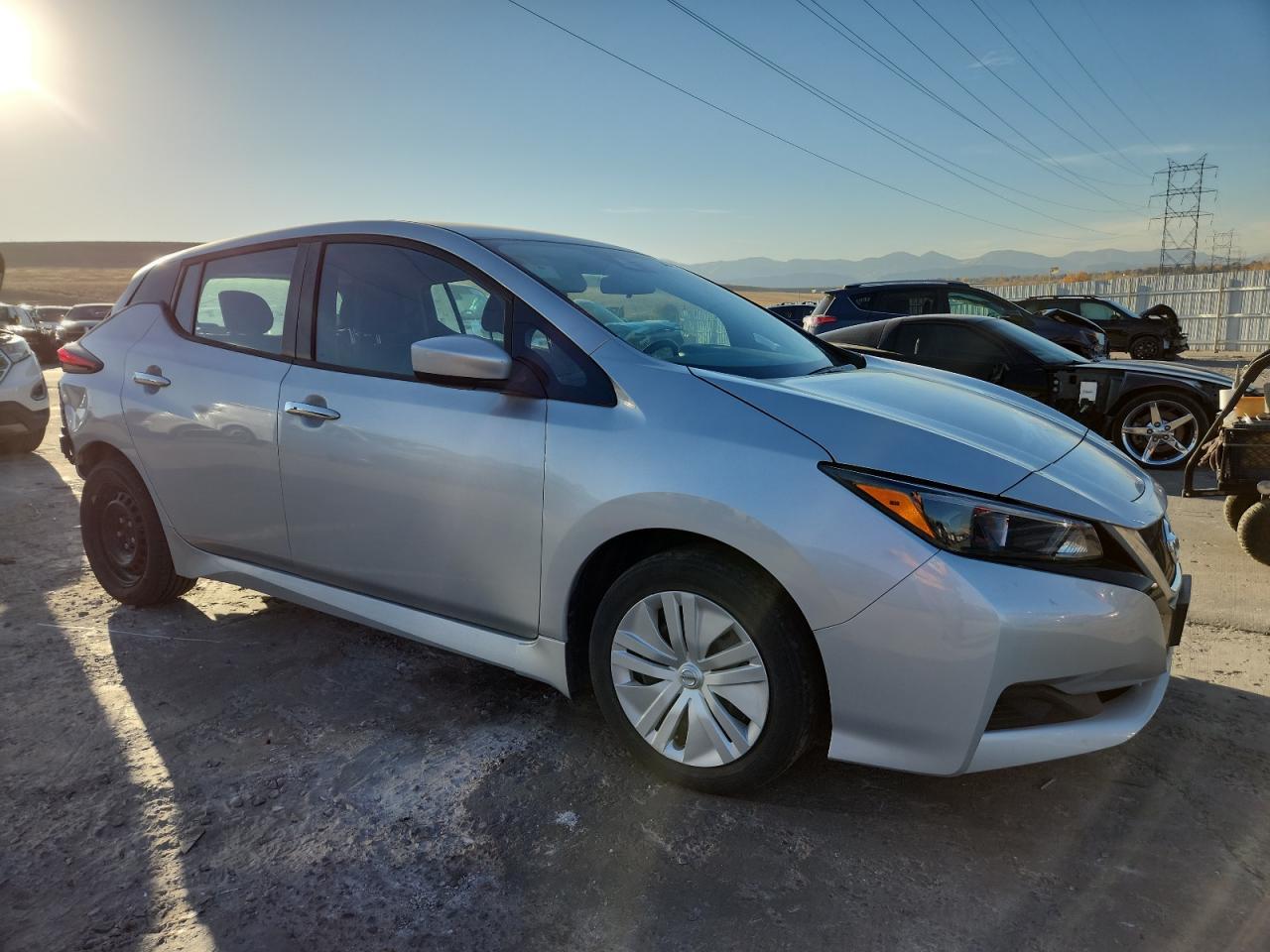 2022 NISSAN LEAF