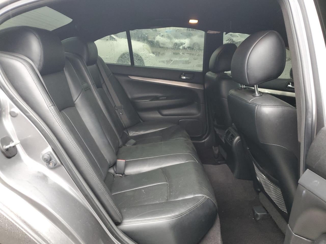 2013 INFINITI G37
