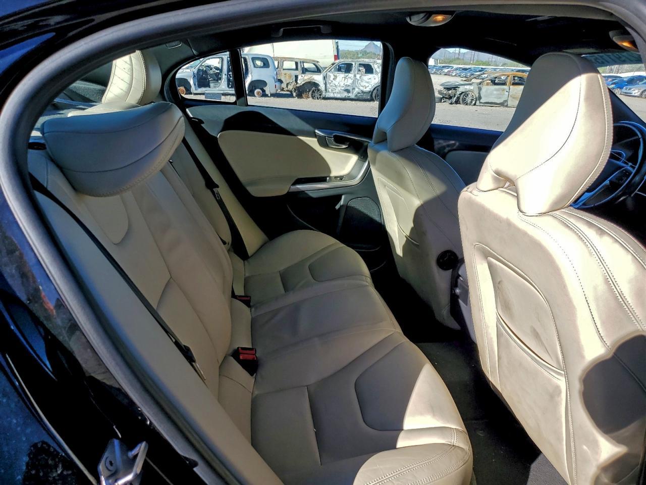 2015 VOLVO S60