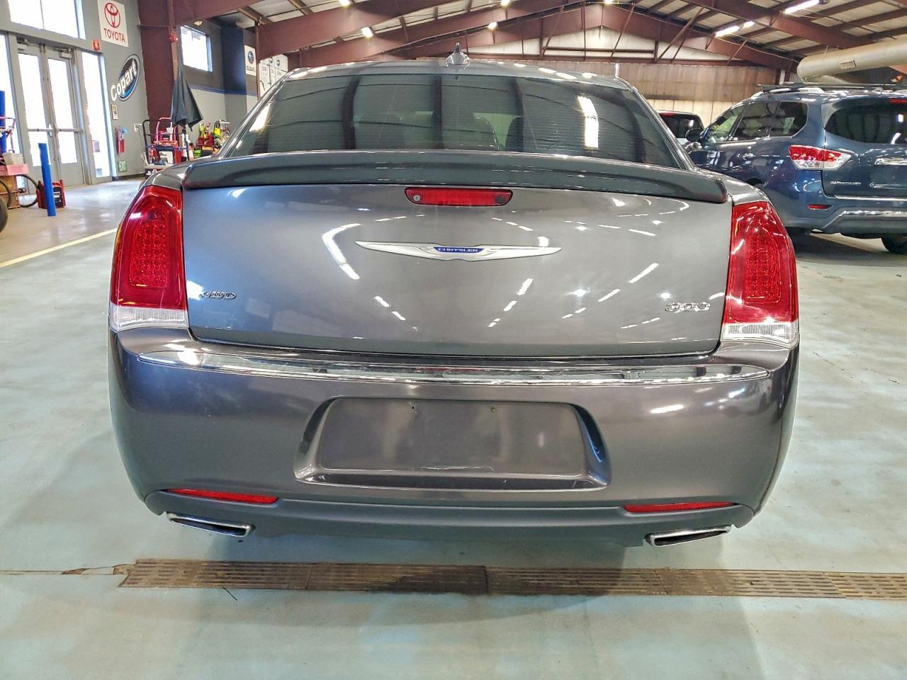 2019 CHRYSLER 300