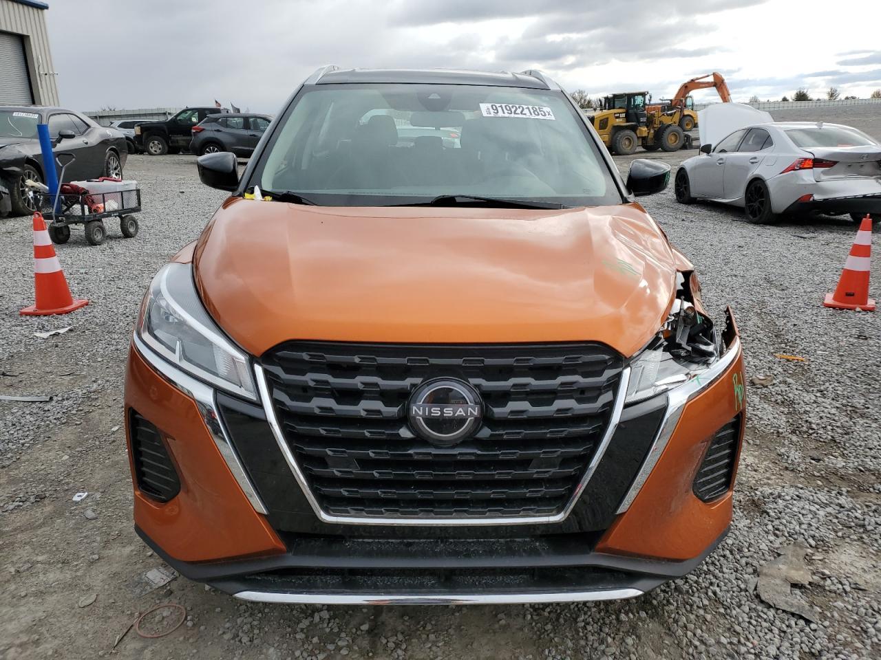 2023 NISSAN KICKS