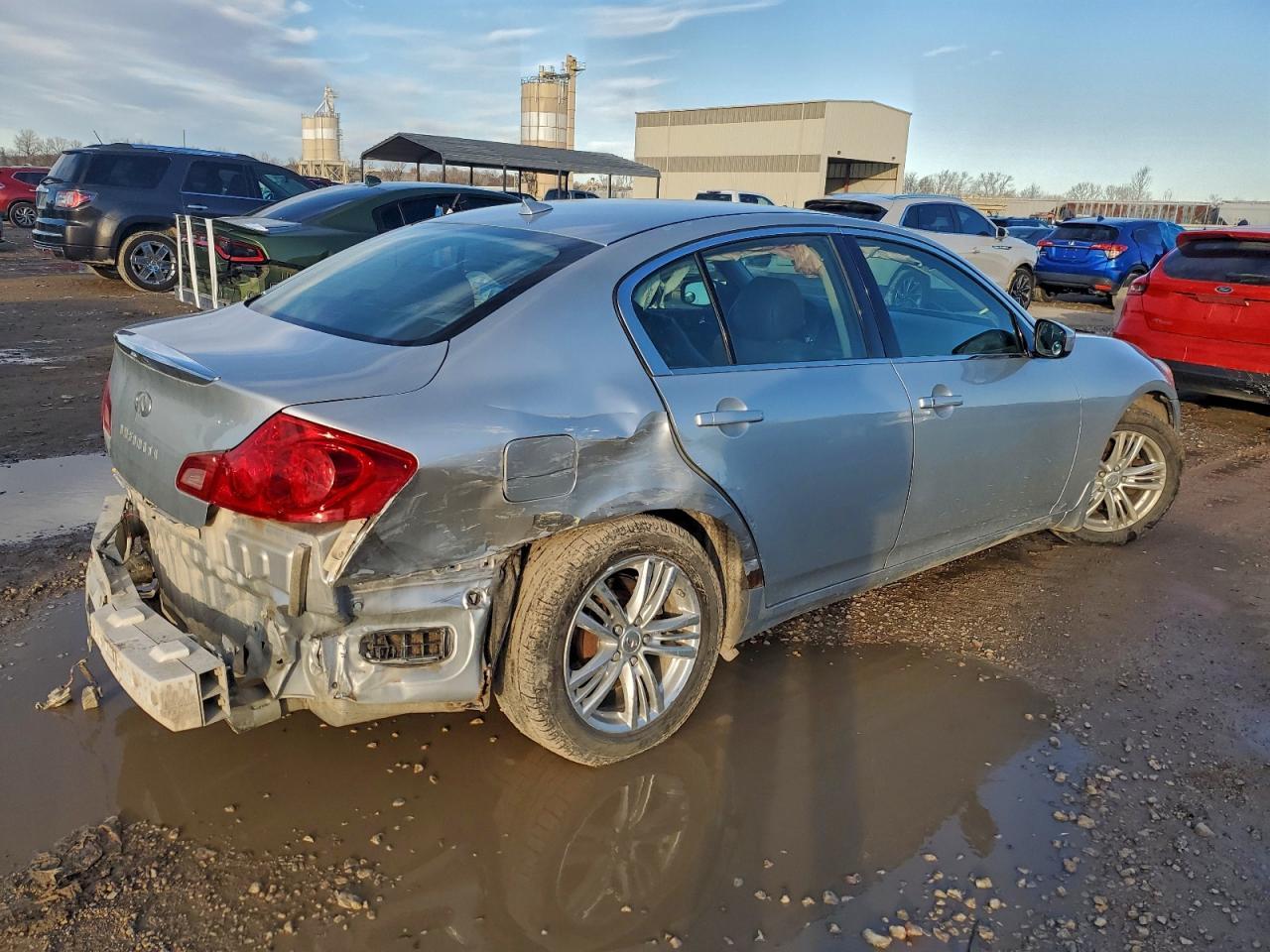 2011 INFINITI G25