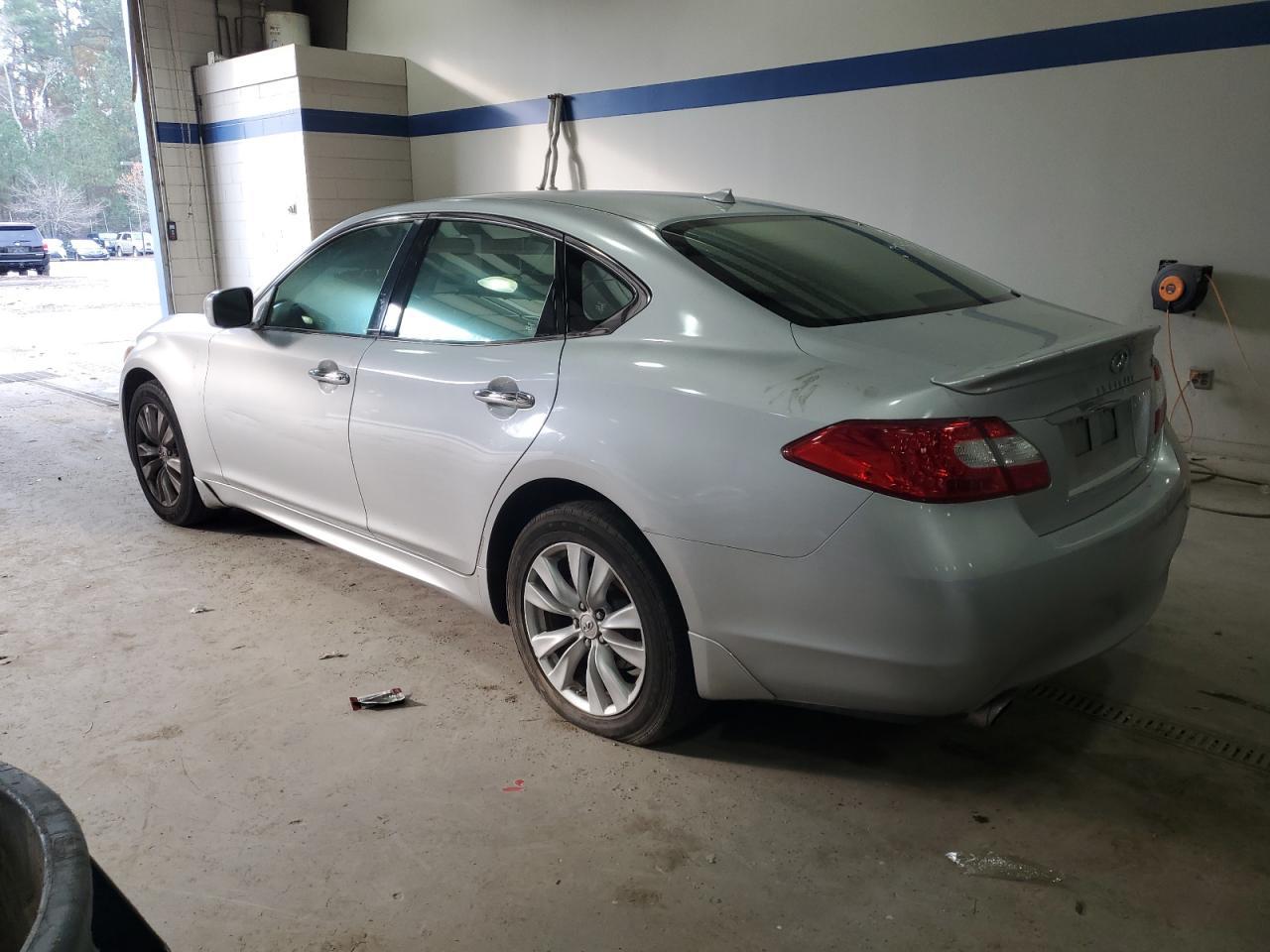 2011 INFINITI M37