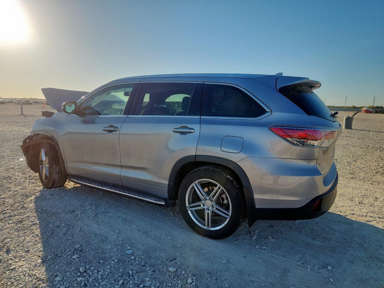 2016 TOYOTA HIGHLANDER