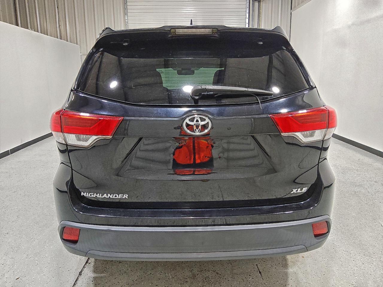 2017 TOYOTA HIGHLANDER