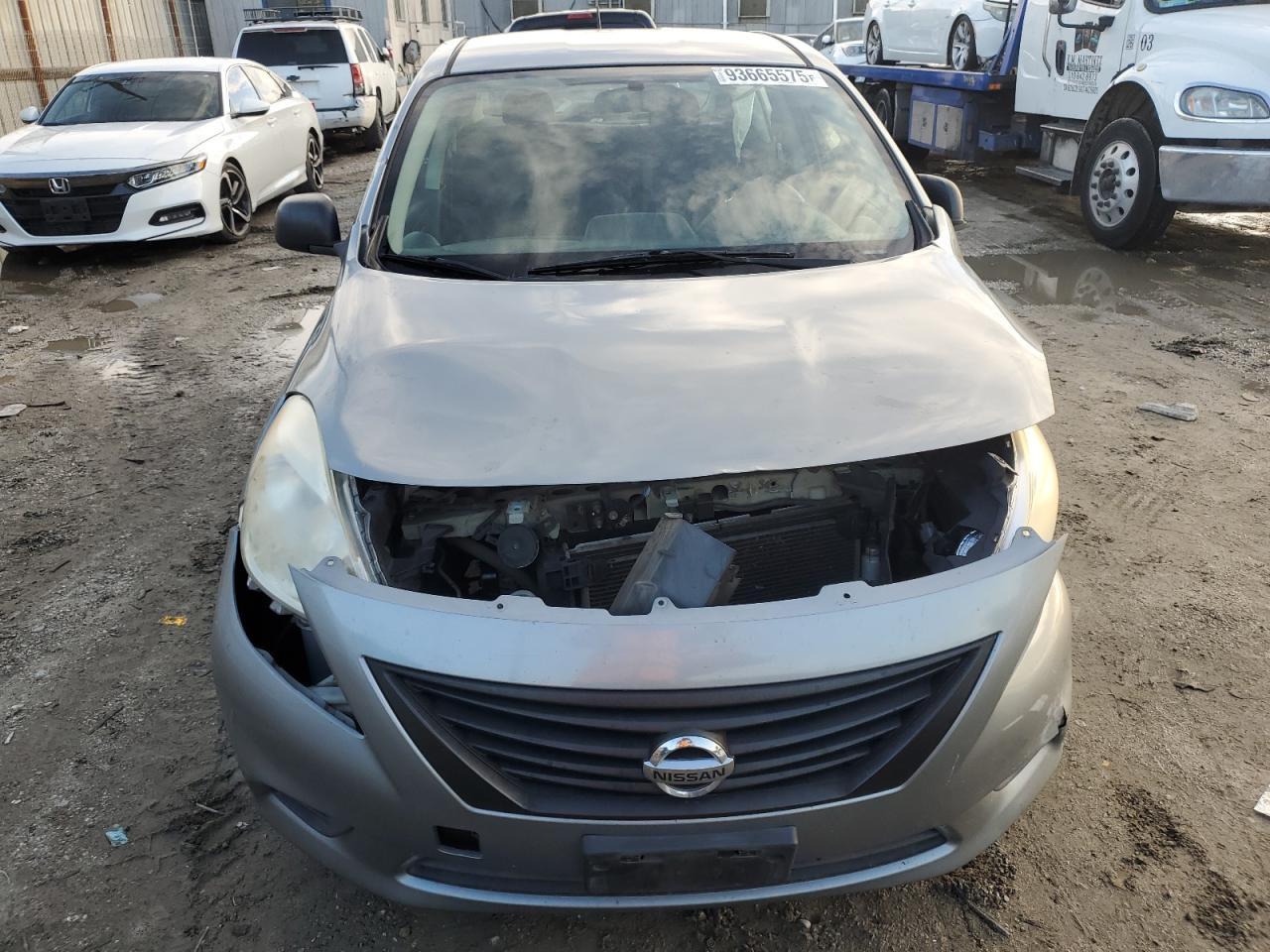 2013 NISSAN VERSA