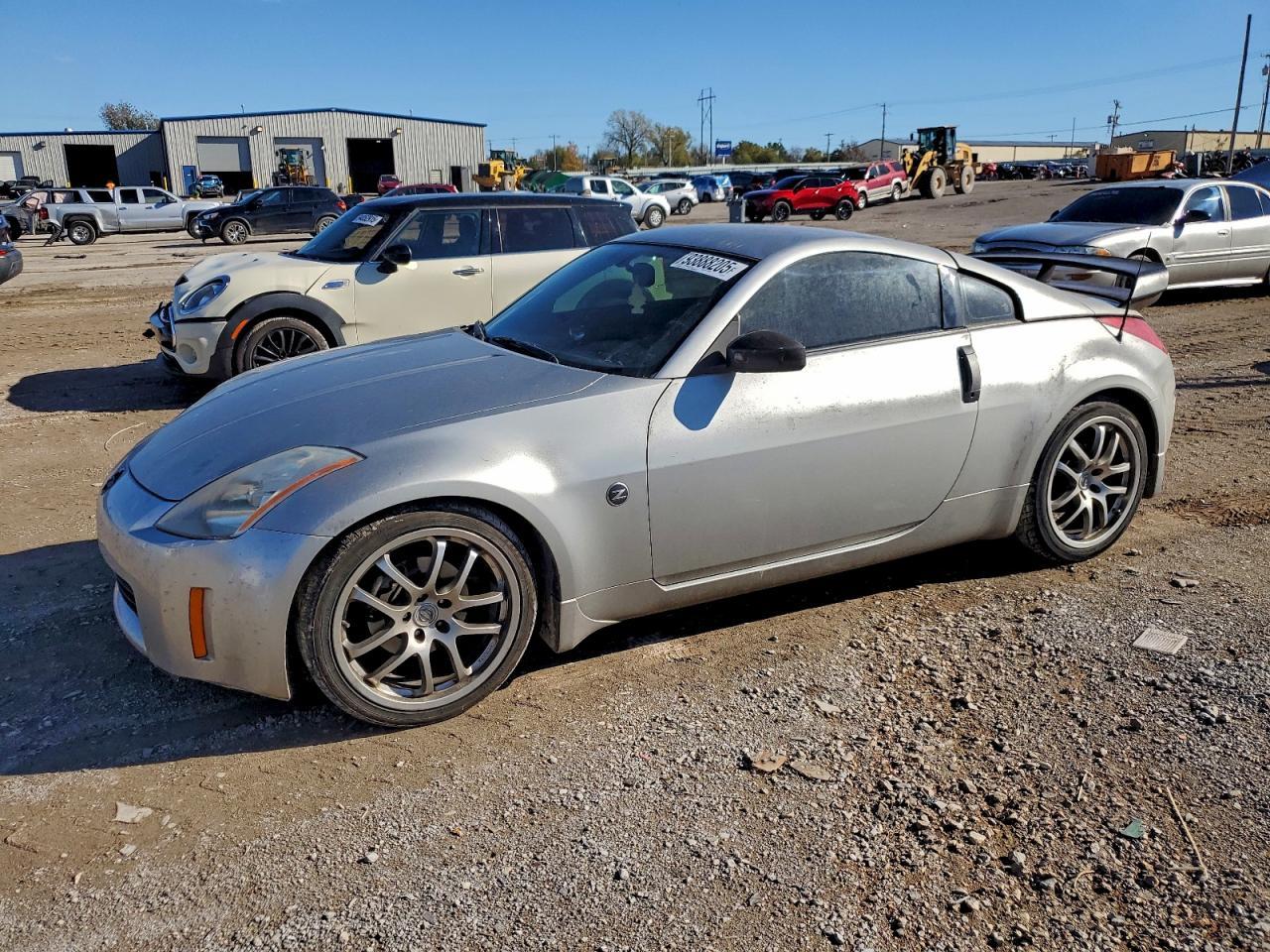 2005 NISSAN Z