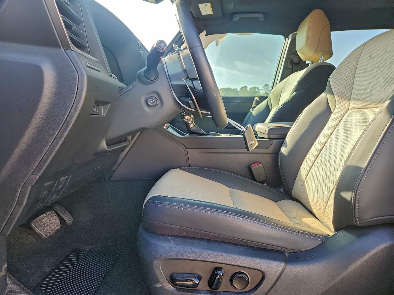 2024 LEXUS GX 550