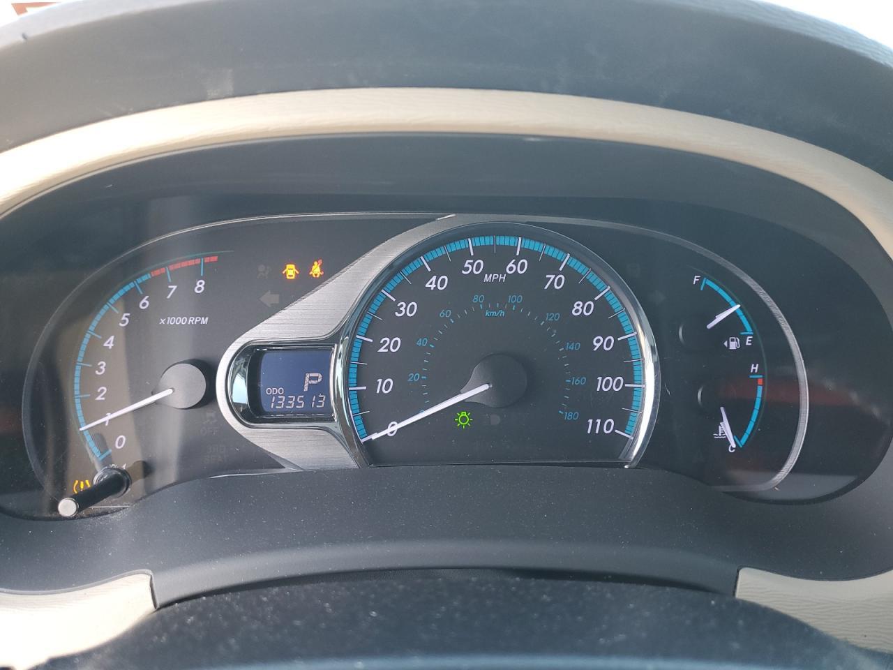 2011 TOYOTA SIENNA