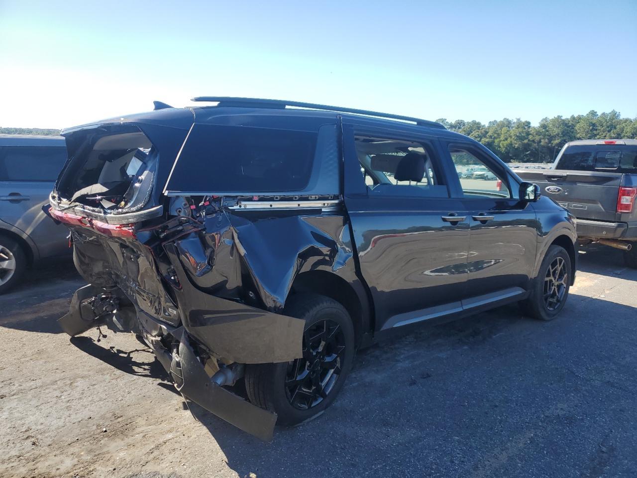 2025 KIA Carnival