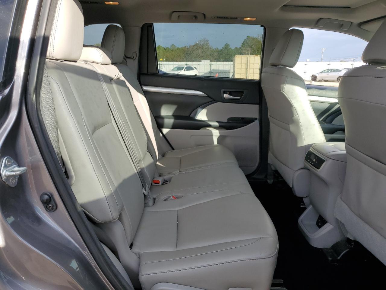 2018 TOYOTA HIGHLANDER