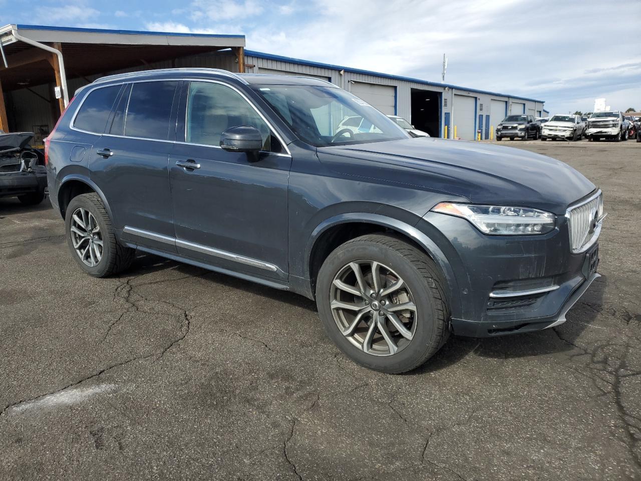 2017 VOLVO XC90