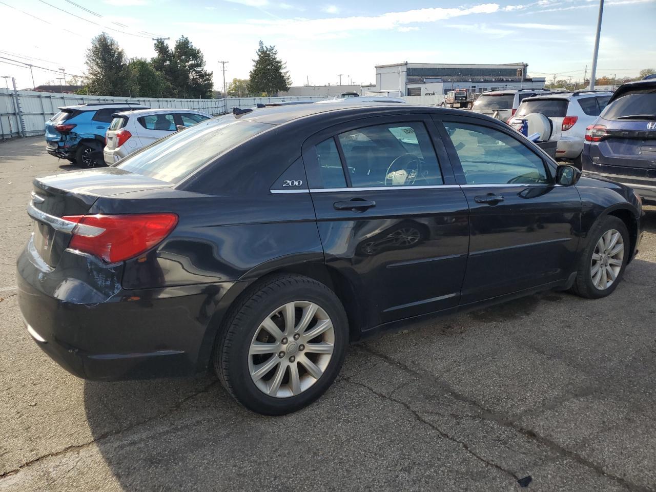 2011 CHRYSLER 200