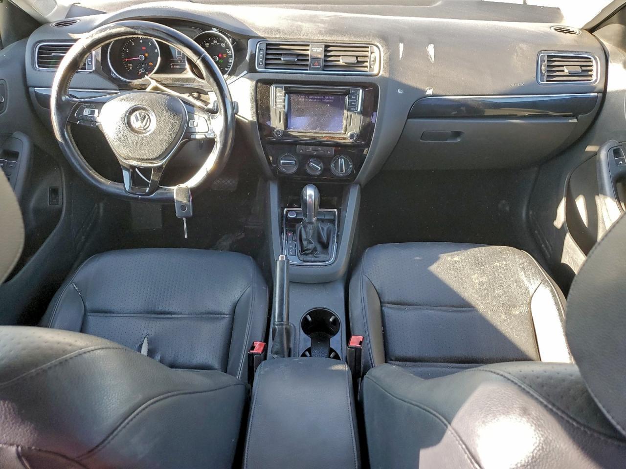 2016 VOLKSWAGEN JETTA