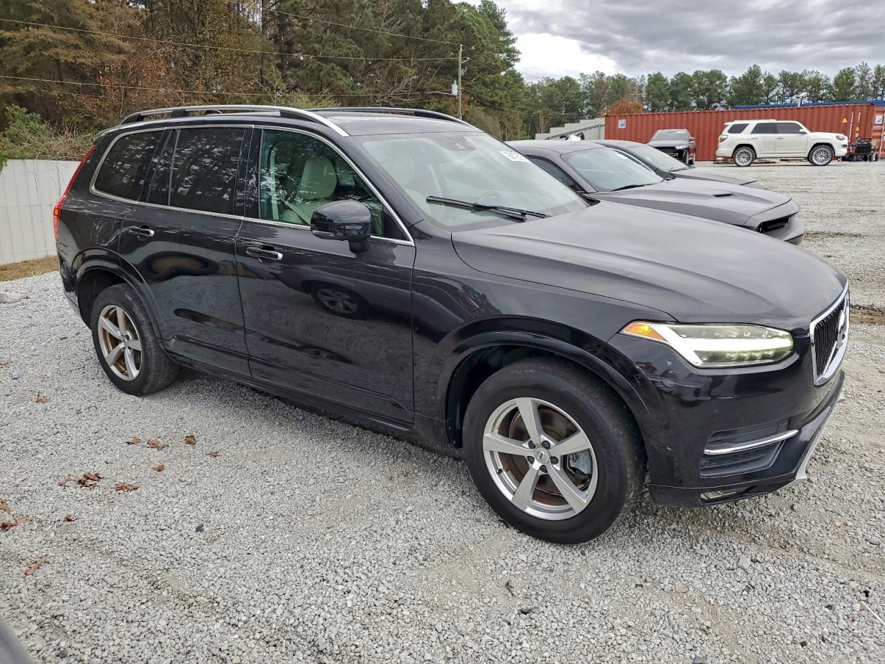 2017 VOLVO XC90