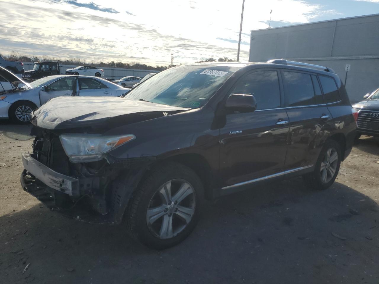 2013 TOYOTA HIGHLANDER