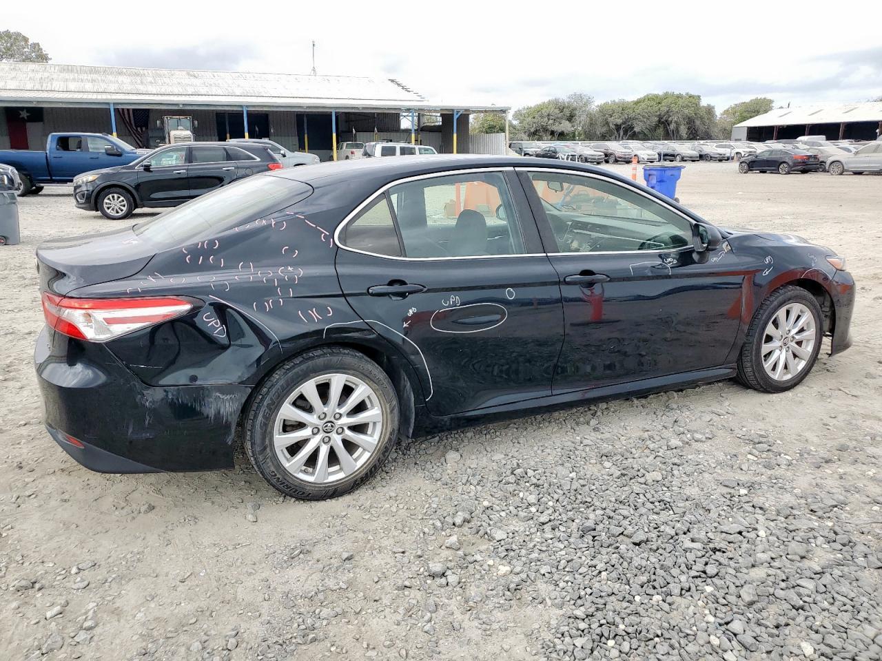2018 TOYOTA CAMRY