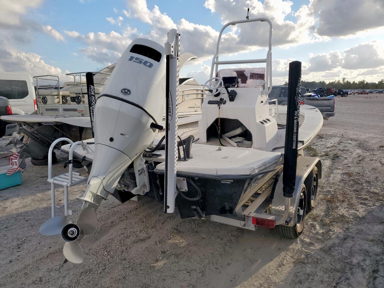 2025 Majek Boat