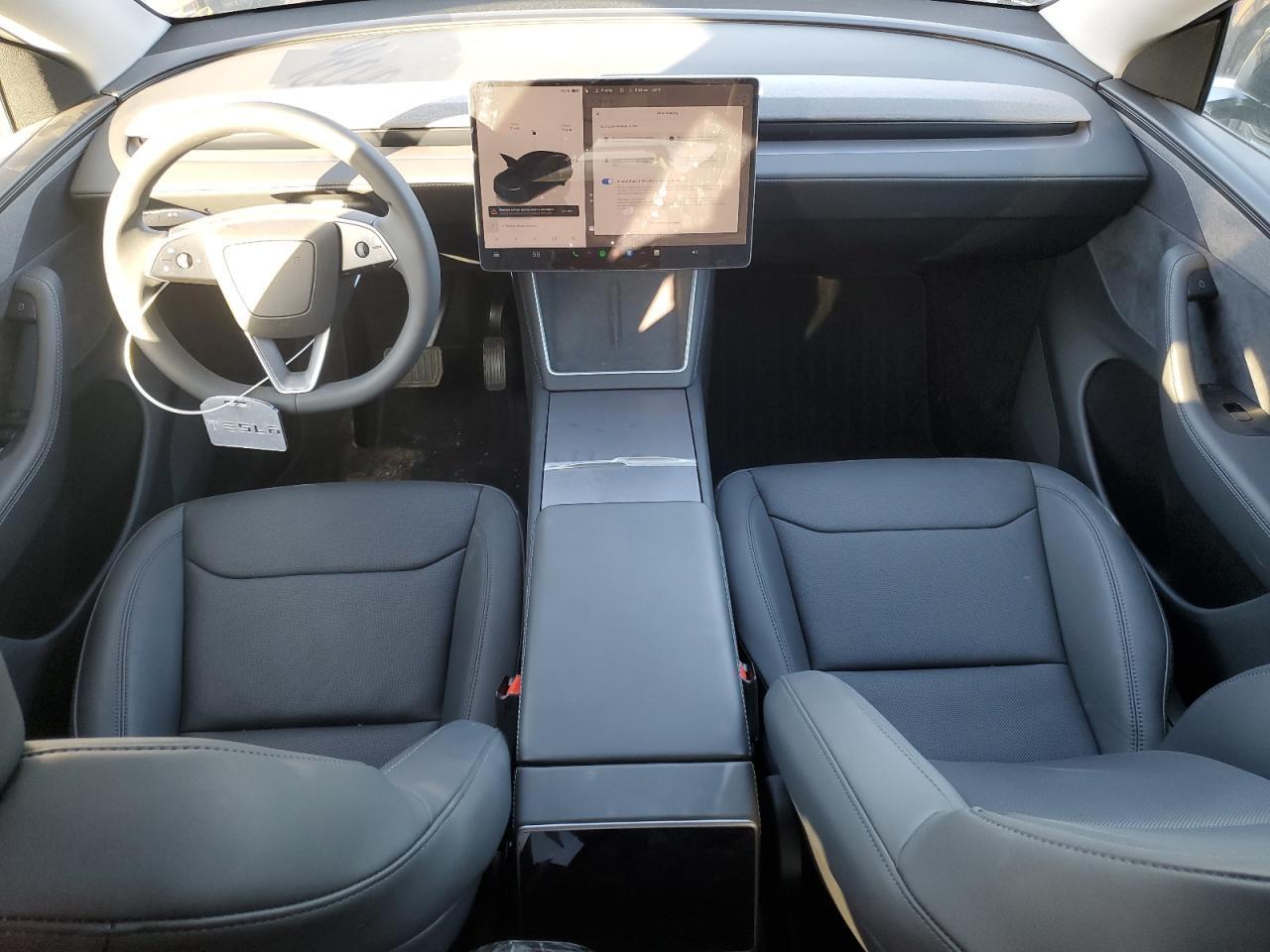 2026 TESLA MODEL Y