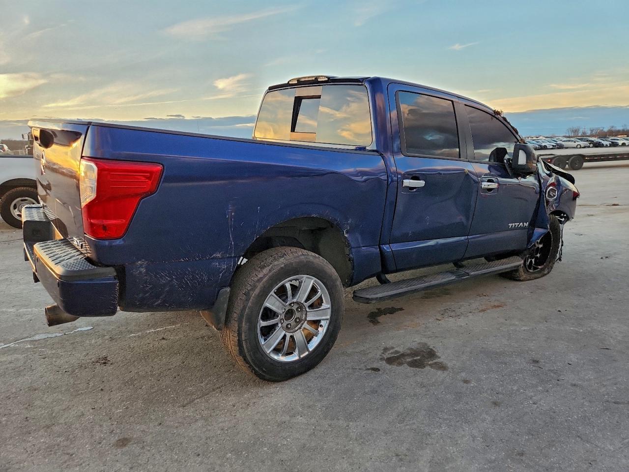 2017 NISSAN Titan