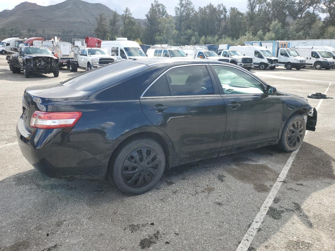 2011 TOYOTA CAMRY