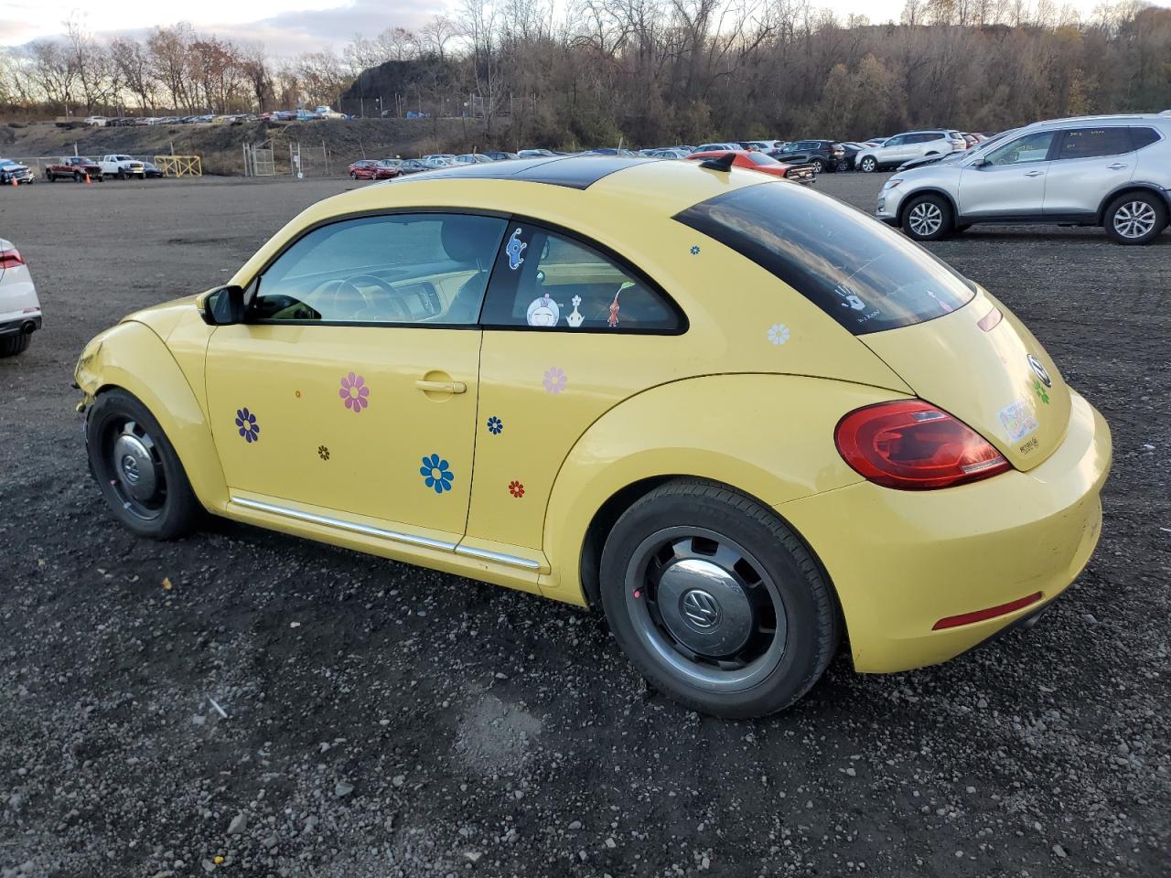 2012 VOLKSWAGEN Beetle