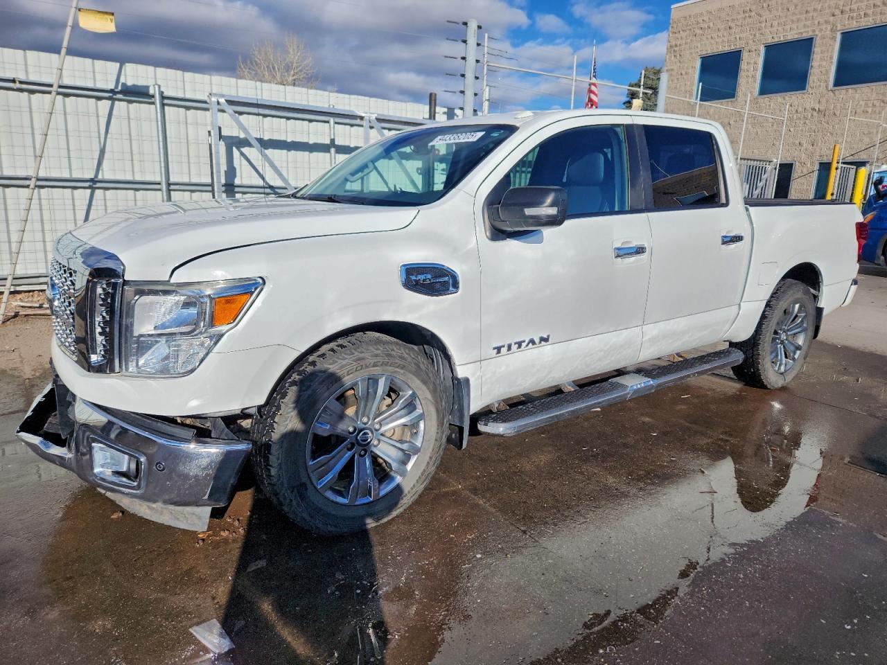 2017 NISSAN Titan