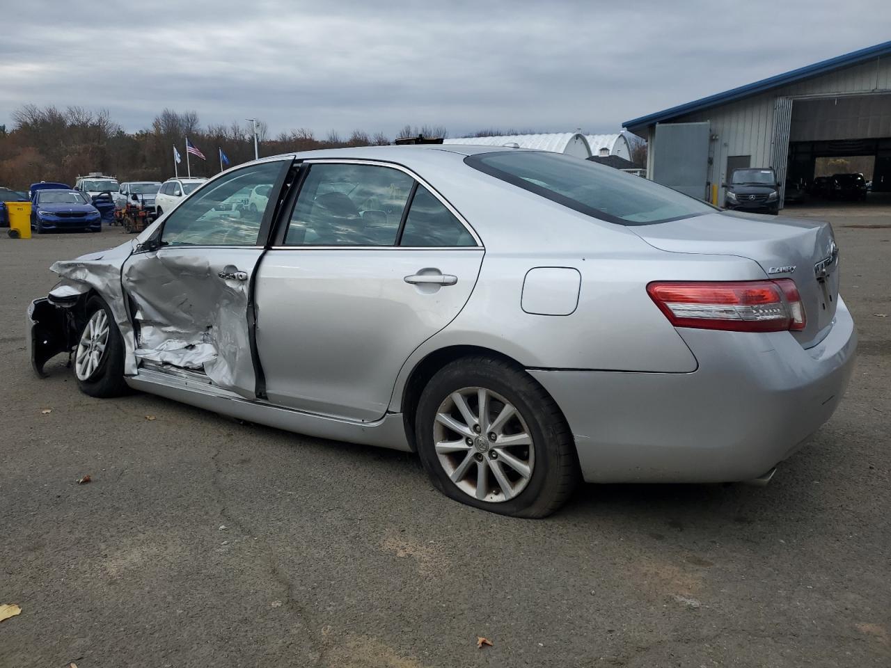 2011 TOYOTA CAMRY