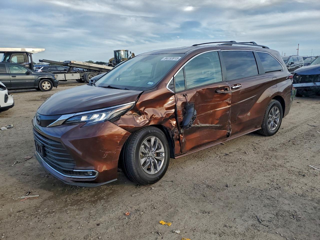 2023 TOYOTA SIENNA