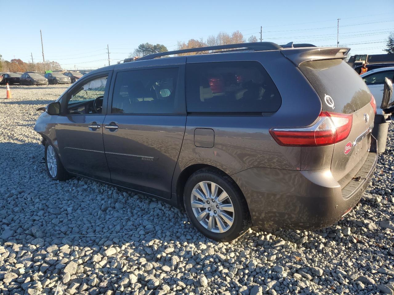 2017 TOYOTA SIENNA