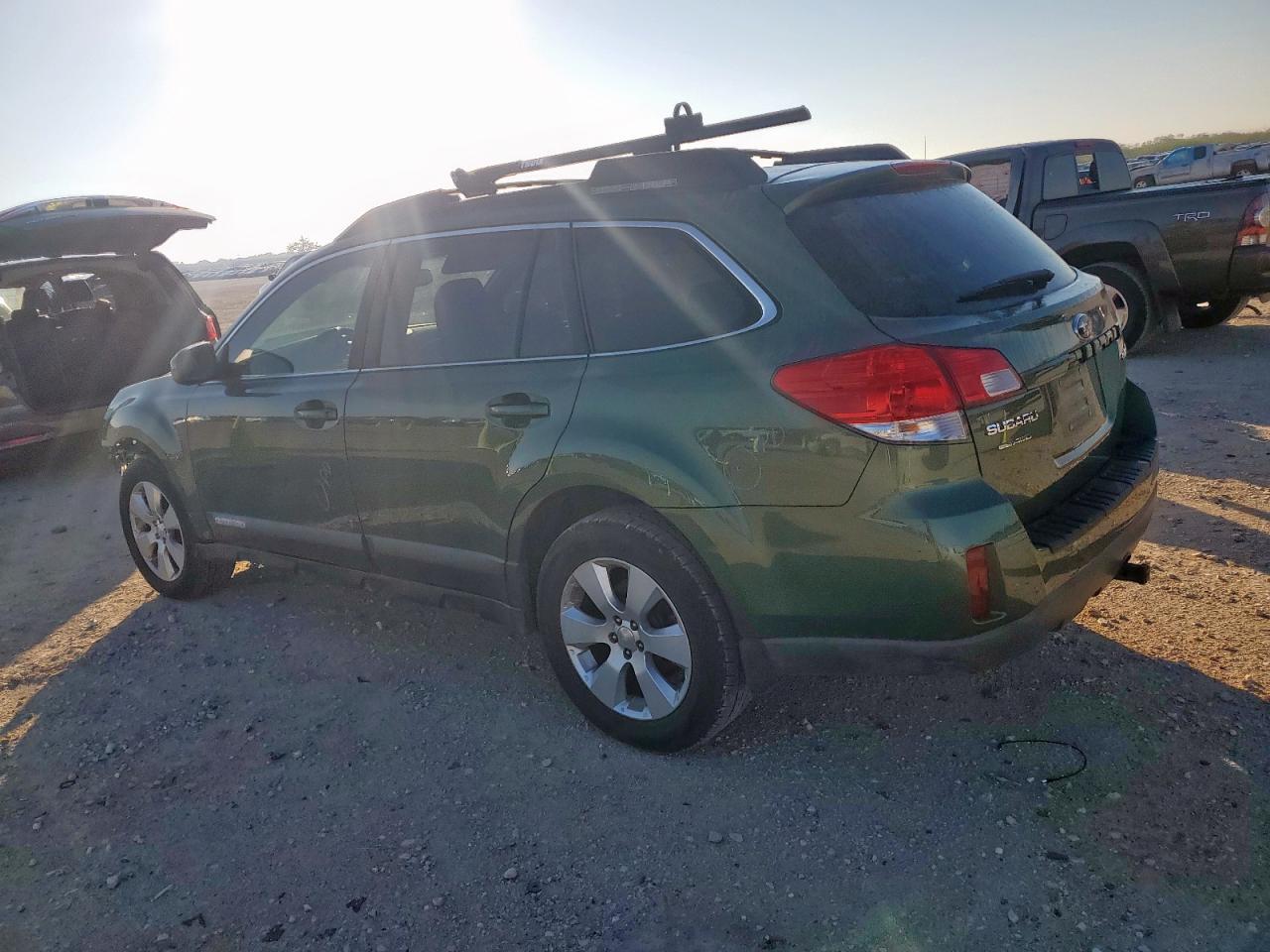 2010 SUBARU Outback
