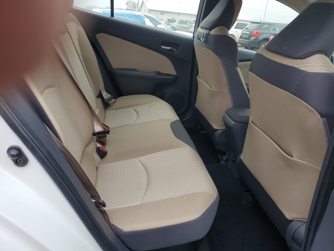 2016 TOYOTA PRIUS