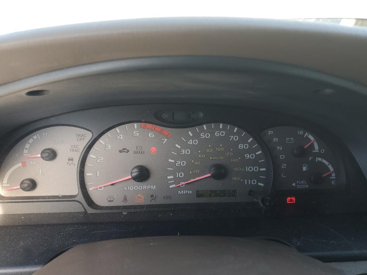 2002 TOYOTA Sequoia