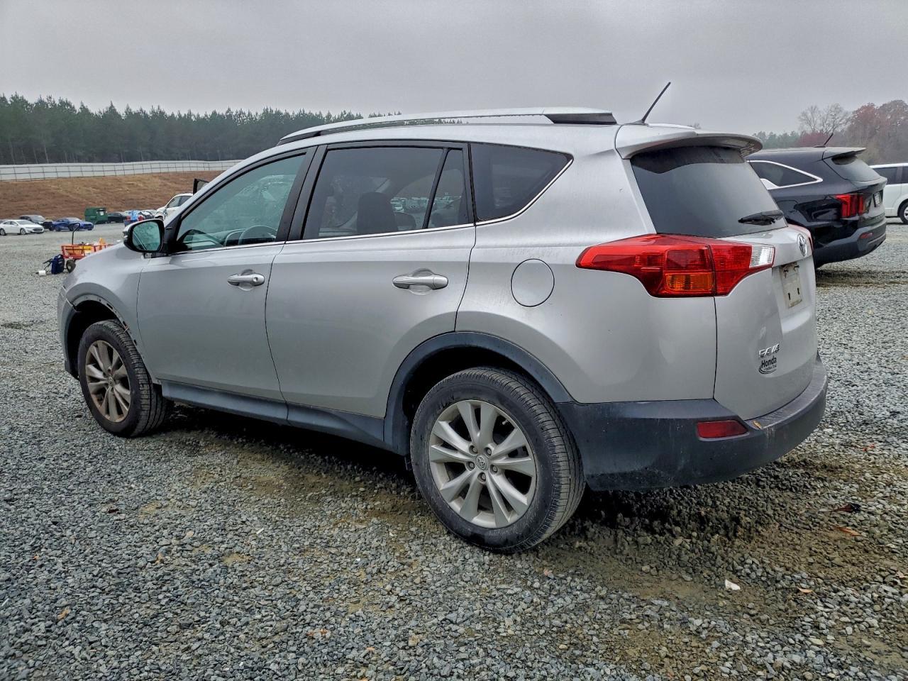 2015 TOYOTA RAV4