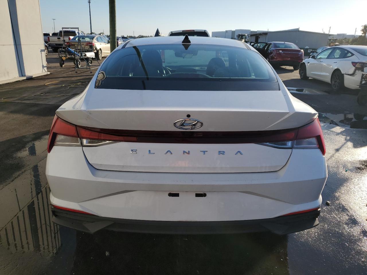 2022 HYUNDAI ELANTRA