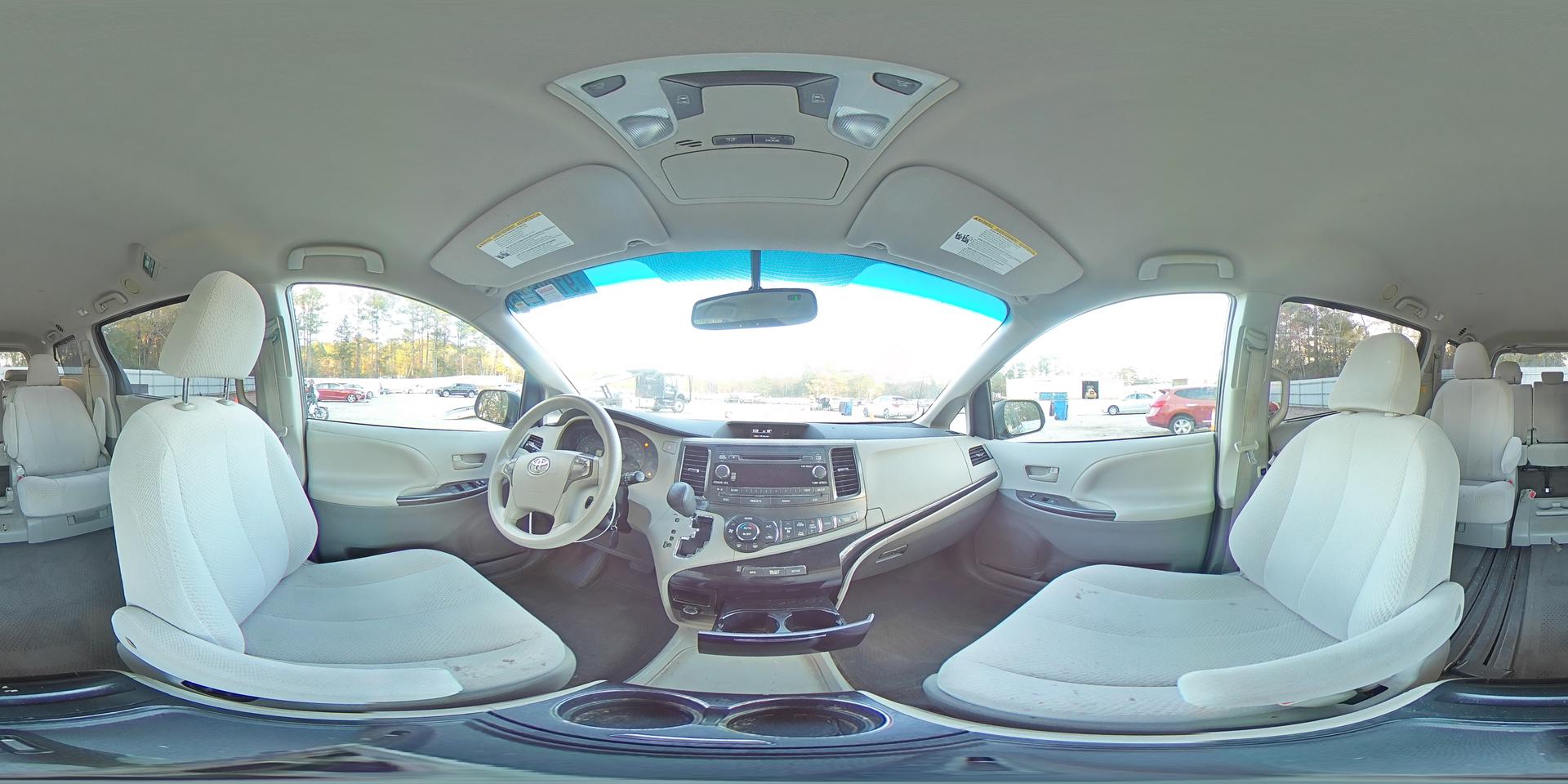 2013 TOYOTA SIENNA
