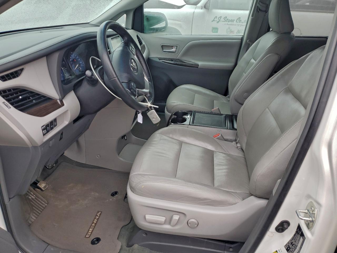 2015 TOYOTA SIENNA