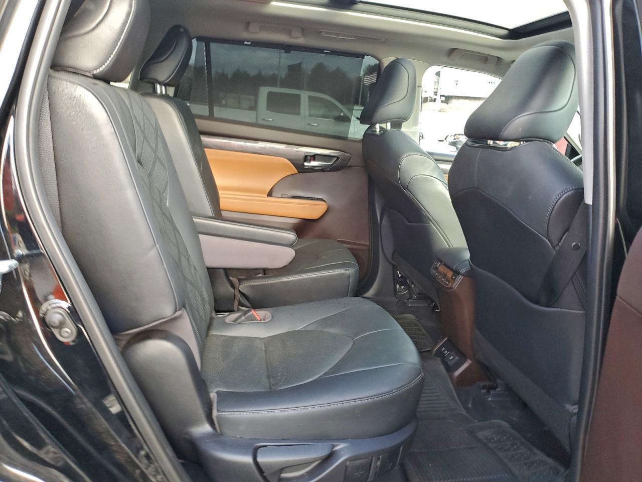 2021 TOYOTA HIGHLANDER